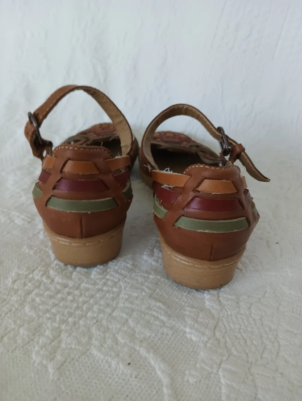 Softspots Brown Multi-Color Woven Leather Sandals Closed Toe Hippie Short Heel 6 - Picture 11 of 13